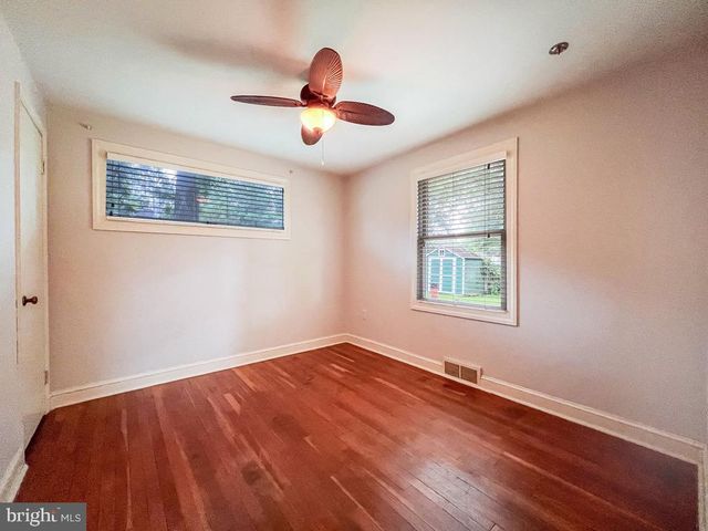 55 FAIRWAY DR, Yardley, PA 19067