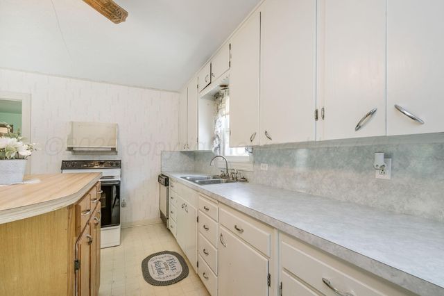 513 S Reynolds, Wheeler, TX 79096