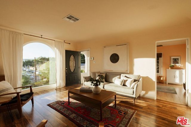 1140 N Evergreen Avenue, Los Angeles, CA 90033