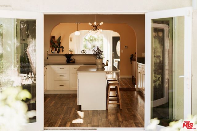 1140 N Evergreen Avenue, Los Angeles, CA 90033