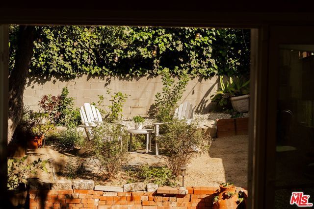 1140 N Evergreen Avenue, Los Angeles, CA 90033