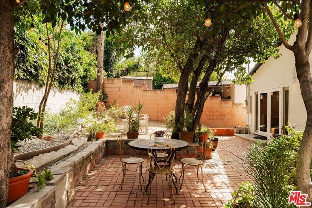 1140 N Evergreen Avenue, Los Angeles, CA 90033