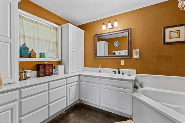 8550 New Hope Rd, Gilmer, TX 75645