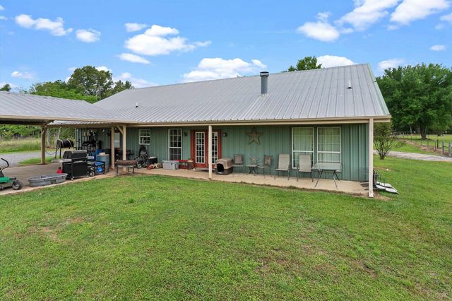 8550 New Hope Rd, Gilmer, TX 75645
