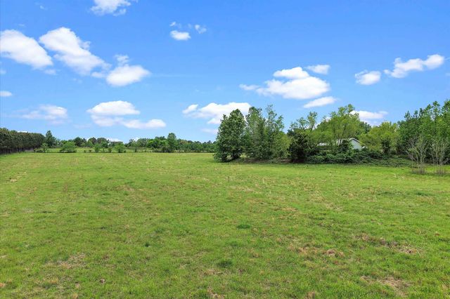 8550 New Hope Rd, Gilmer, TX 75645
