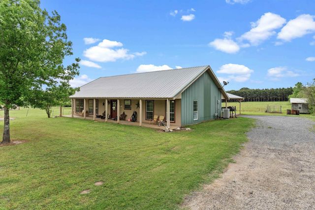 8550 New Hope Rd, Gilmer, TX 75645