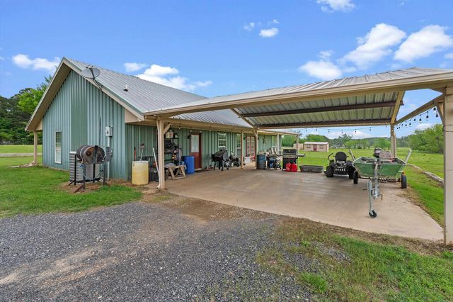 8550 New Hope Rd, Gilmer, TX 75645