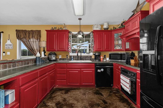 8550 New Hope Rd, Gilmer, TX 75645