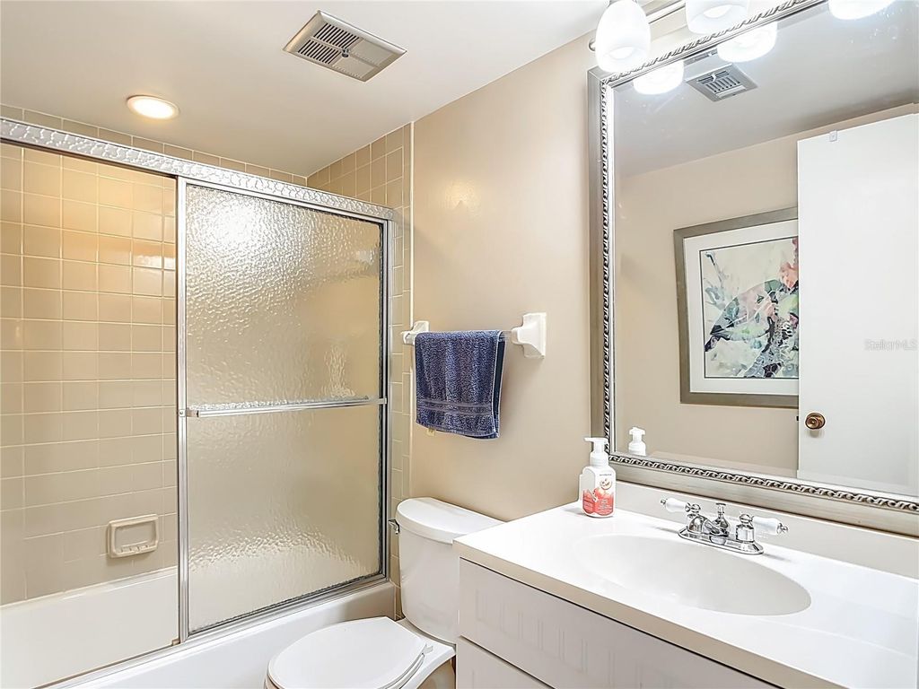 Image 27 of property listing at 1515 FORREST NELSON BOULEVARD J204, Port Charlotte, FL 33952