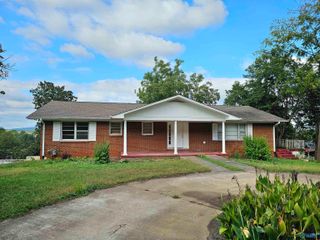 4001 S Crestview Circle, Huntsville, AL 35816