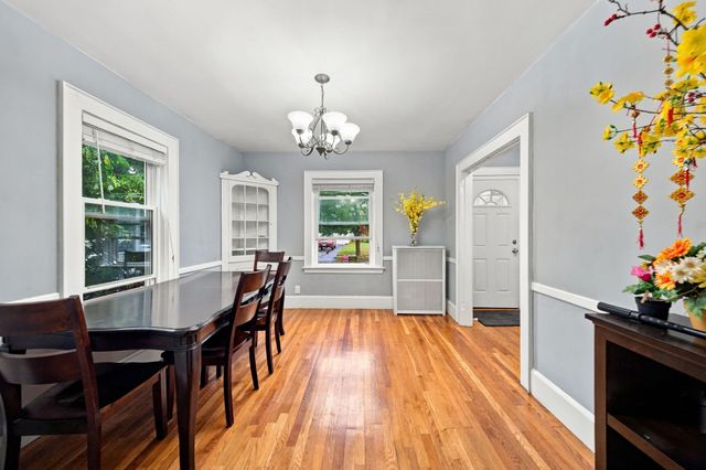 31 Lura St, Lowell, MA 01851