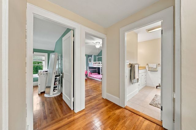 31 Lura St, Lowell, MA 01851