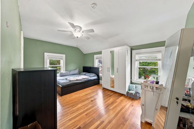 31 Lura St, Lowell, MA 01851