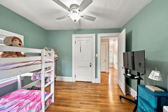 31 Lura St, Lowell, MA 01851