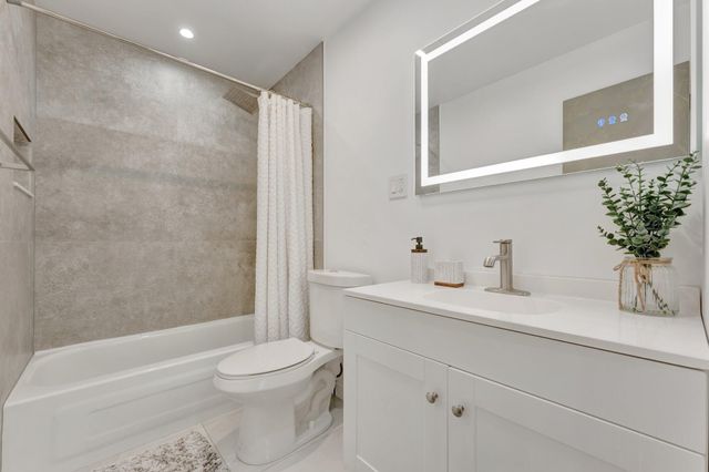 138 S Cypress Road 224, Pompano Beach, FL 33060