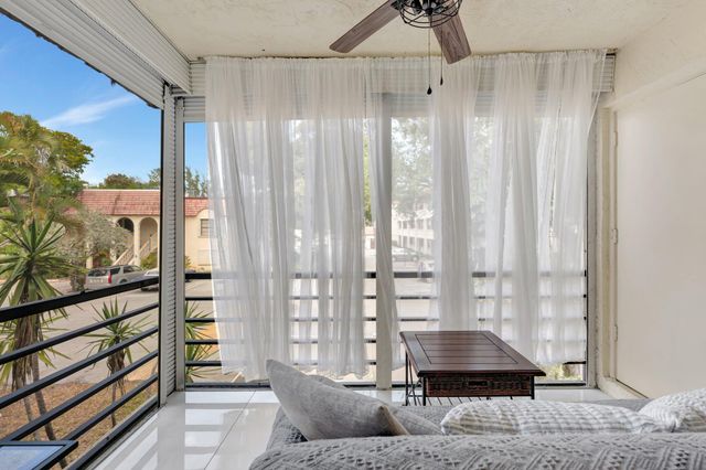 138 S Cypress Road 224, Pompano Beach, FL 33060