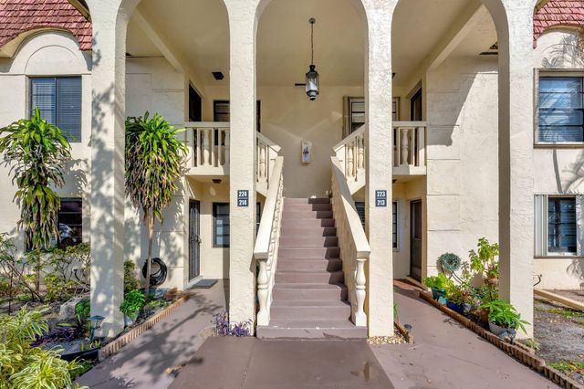 138 S Cypress Road 224, Pompano Beach, FL 33060