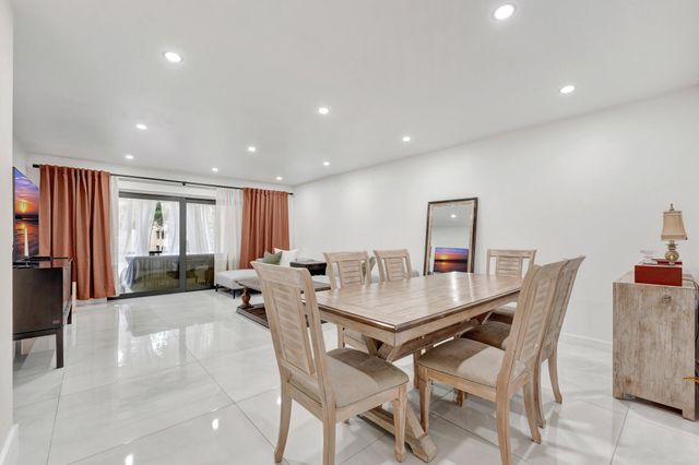 138 S Cypress Road 224, Pompano Beach, FL 33060