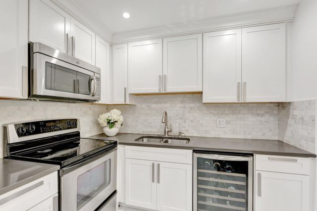 138 S Cypress Road 224, Pompano Beach, FL 33060