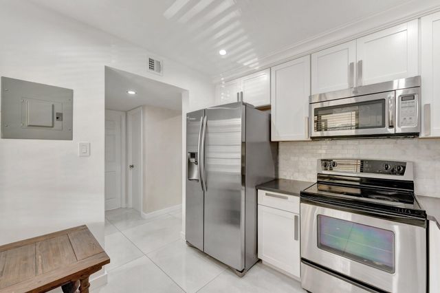 138 S Cypress Road 224, Pompano Beach, FL 33060