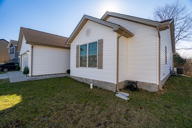 122 Keeneland Drive, Williamstown, KY 41097