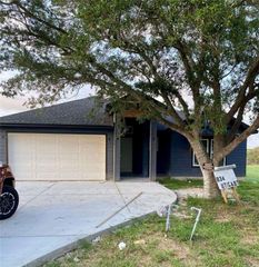 834 Utica St, Corpus Christi, TX 78418