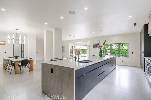 6849 Firmament Avenue, Van Nuys (los Angeles), CA 91406