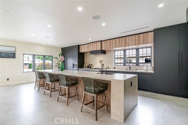 6849 Firmament Avenue, Van Nuys (los Angeles), CA 91406