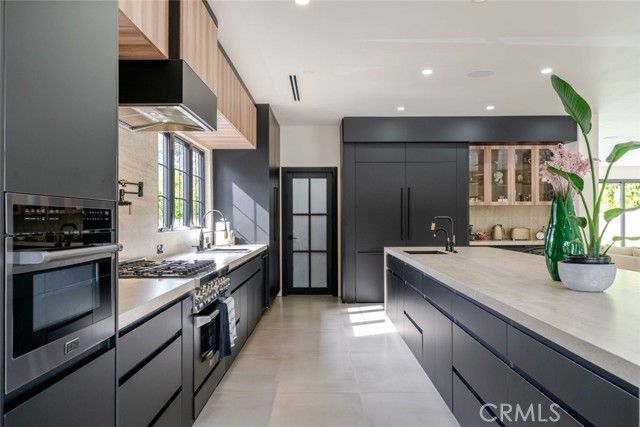 6849 Firmament Avenue, Van Nuys (los Angeles), CA 91406