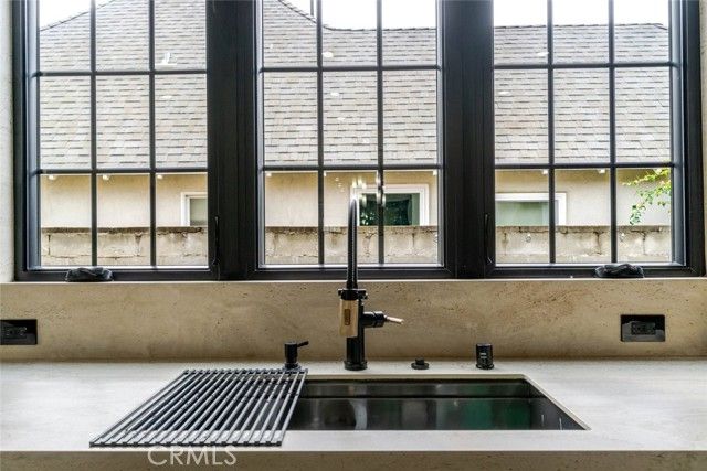 6849 Firmament Avenue, Van Nuys (los Angeles), CA 91406