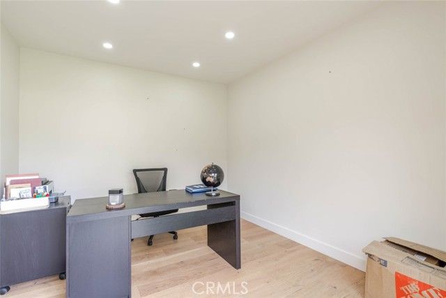 6849 Firmament Avenue, Van Nuys (los Angeles), CA 91406