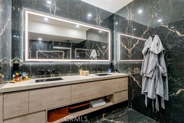 6849 Firmament Avenue, Van Nuys (los Angeles), CA 91406