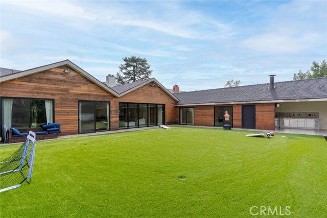 6849 Firmament Avenue, Van Nuys (los Angeles), CA 91406