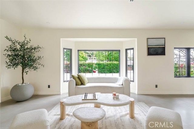 6849 Firmament Avenue, Van Nuys (los Angeles), CA 91406