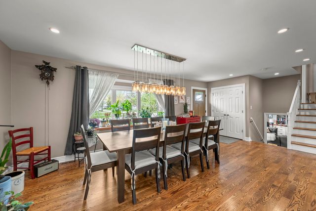 444 S Gibbons Avenue, Arlington Heights, IL 60004