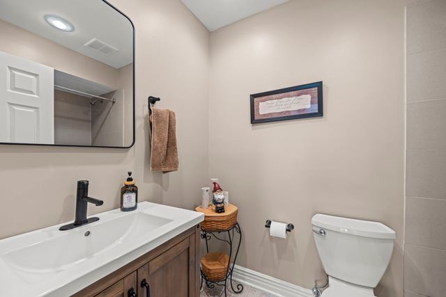 444 S Gibbons Avenue, Arlington Heights, IL 60004