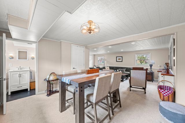 444 S Gibbons Avenue, Arlington Heights, IL 60004