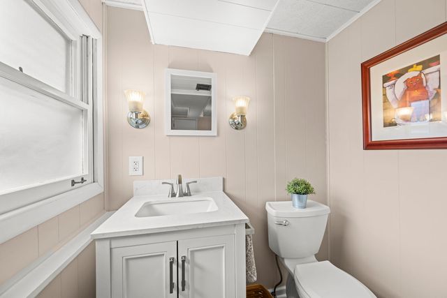 444 S Gibbons Avenue, Arlington Heights, IL 60004