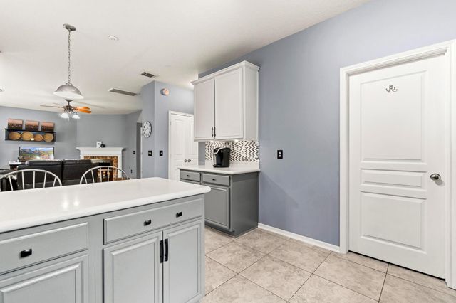 166 S Hollylaurel Circle, The Woodlands, TX 77382
