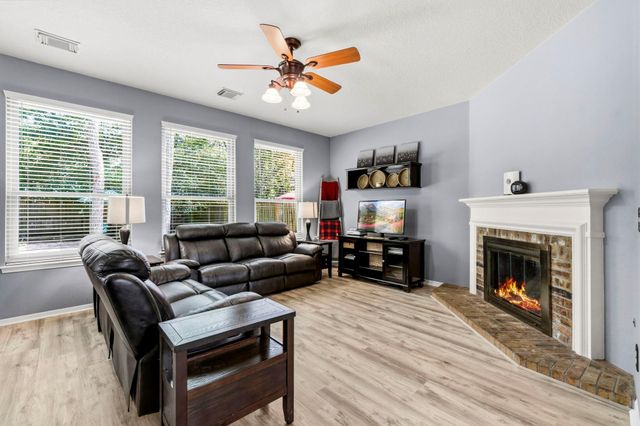 166 S Hollylaurel Circle, The Woodlands, TX 77382
