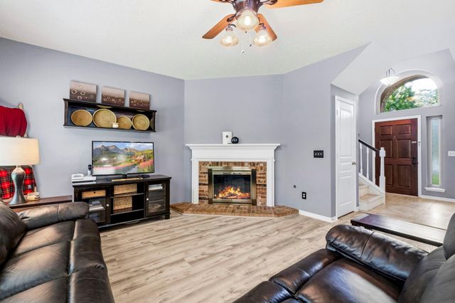 166 S Hollylaurel Circle, The Woodlands, TX 77382
