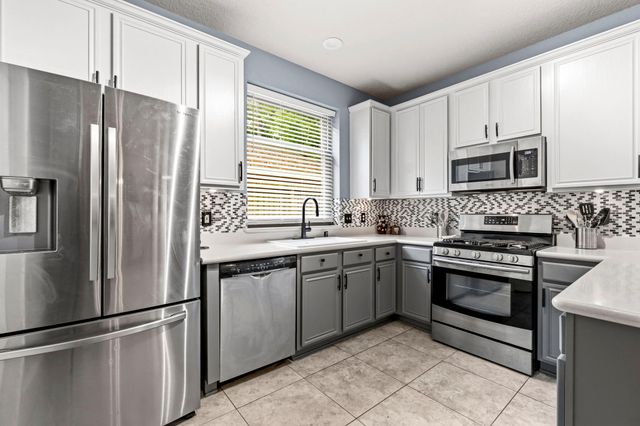 166 S Hollylaurel Circle, The Woodlands, TX 77382