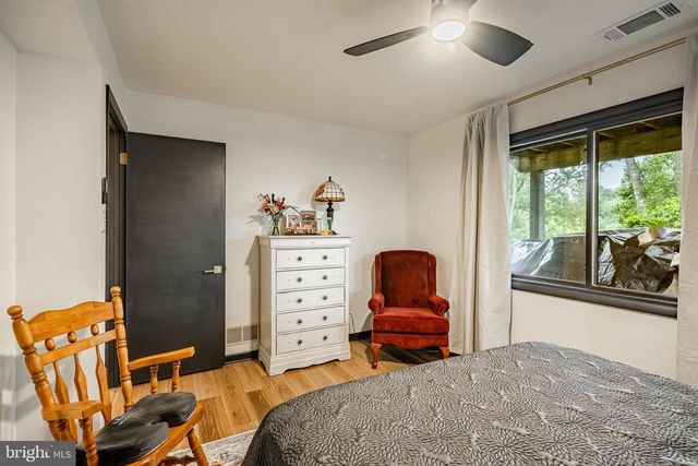 1009 N RIDGE RD, Chadds Ford, PA 19317