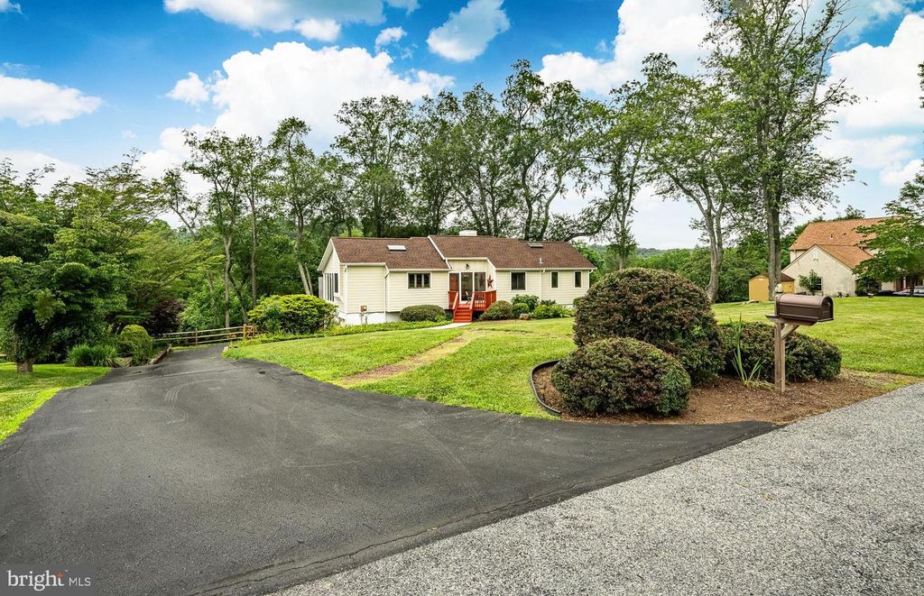 1009 N RIDGE RD, Chadds Ford, PA 19317