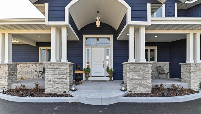 S101W33315 Genevieve DRIVE, Mukwonago, WI 53149