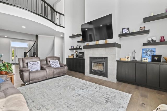 S101W33315 Genevieve DRIVE, Mukwonago, WI 53149