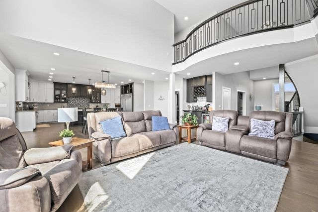 S101W33315 Genevieve DRIVE, Mukwonago, WI 53149