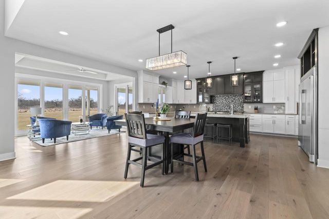 S101W33315 Genevieve DRIVE, Mukwonago, WI 53149