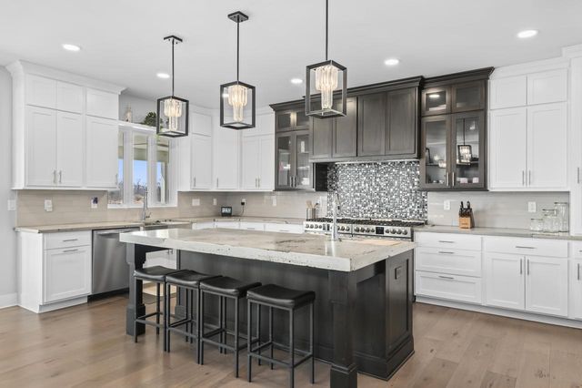 S101W33315 Genevieve DRIVE, Mukwonago, WI 53149