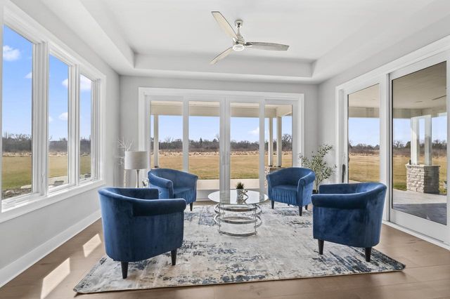 S101W33315 Genevieve DRIVE, Mukwonago, WI 53149